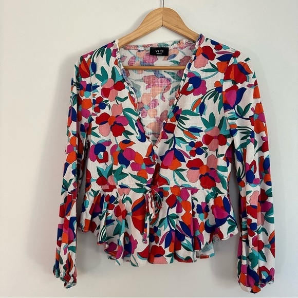 Vici Tops - Vici Floral Top in Size: small